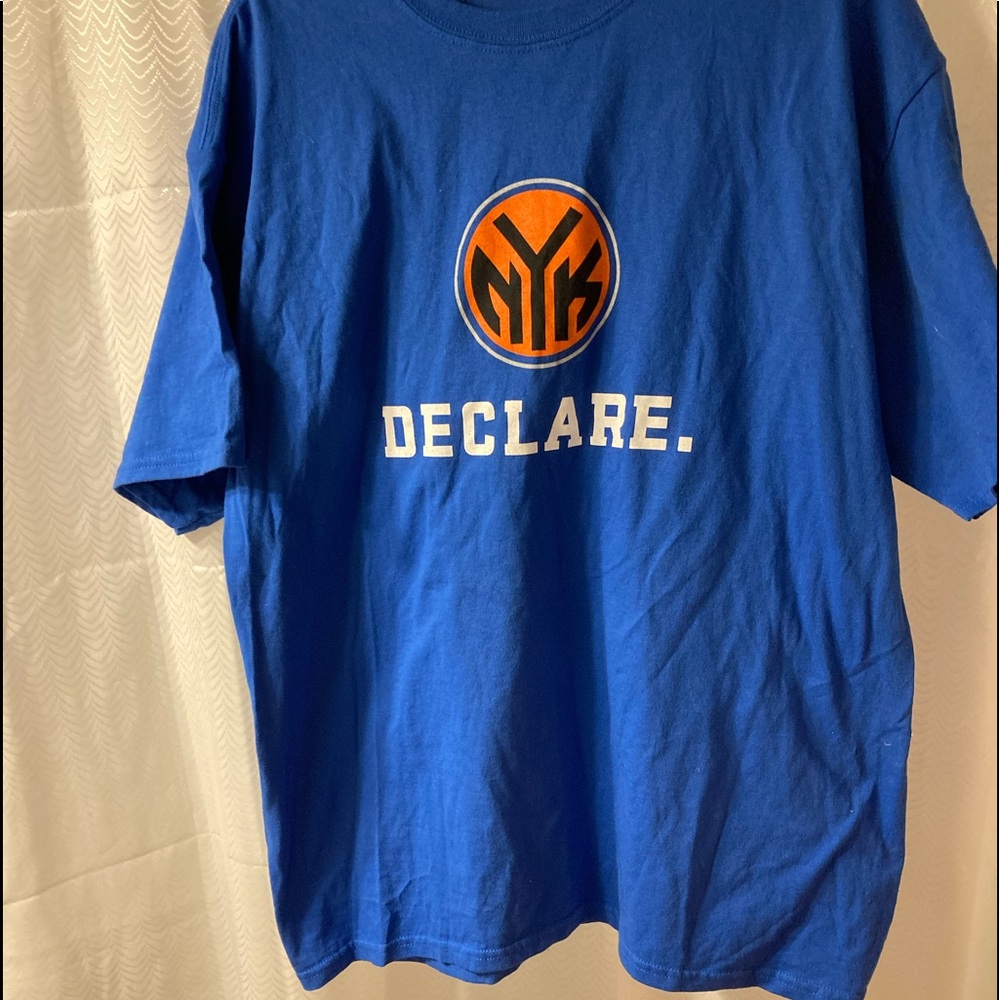 Vintage NYKnicks blue short sleeve tee shirt XL.   NEW YORK KNICKS